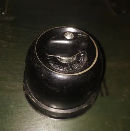 Фото №0 Выключатель поворотный карболит СССР.