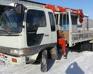 фото Хино Аренда автоманипулятора
