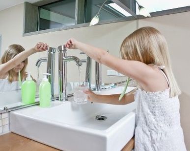фото Труба RAUTITAN Stabil, REHAU (сшитый полиэтилен), 16x2,2, бухта 100м
