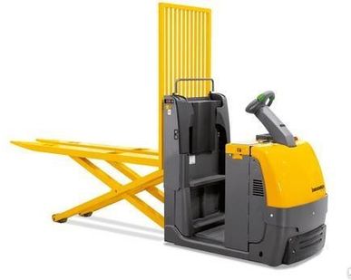фото Горизонтальный подборщик заказов Jungheinrich ECE 320