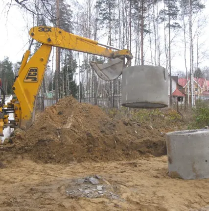 Фото №1 Выкопаем яму под шамбо с помощью Экскаватора-погрузчика JCB