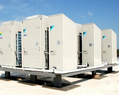 фото Монтаж напольно-потолочного блока VRV и VRF систем (установка мультизонных VRV и VRF систем)