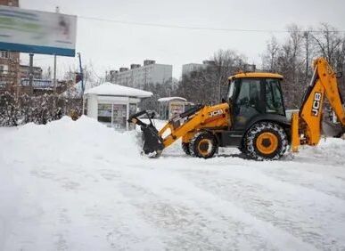 фото Уборка снега трактором экскаватором погрузчиком в Электроизоляторе, услуги аренды