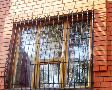 фото Решетка на окна (ковка)