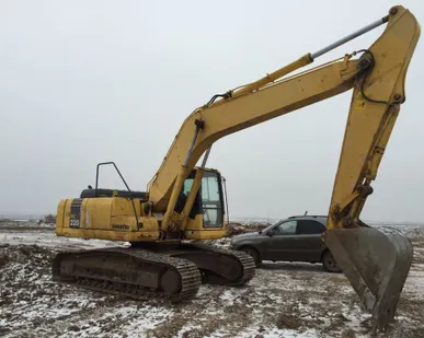 фото Экскаватор Komatsu PC220-LC7