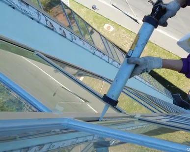 фото Герметизация стеклопакетов окна