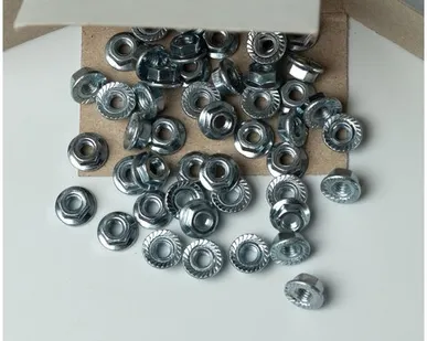 фото Гайка с фланцем М5 DIN6923 50шт