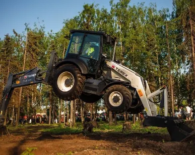 фото Экскаватор-погрузчик Terex 825