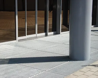 фото Придверная стальная решетка 500×1000