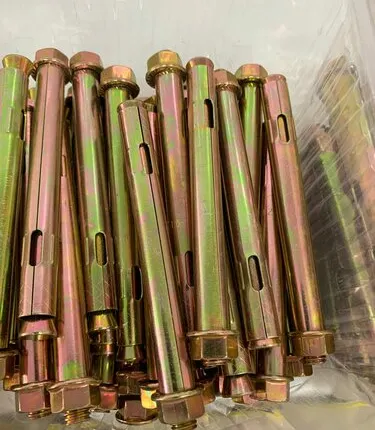 Фото №0 Анкер болт с гайкой