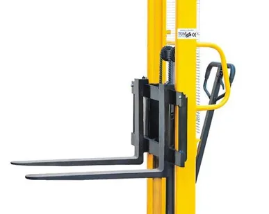 фото Штабелер ручной (1 т) с высотой подъема 1,6 м