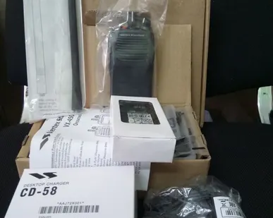 фото Морская портативная радиостанция HORIZON HX400 137-174 Мгц/2400 мА/5Вт/ЗУ