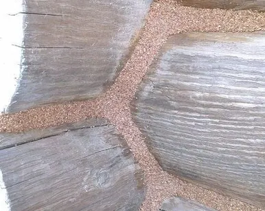 фото Герметизация пробковымгерметиком срубов, домов, бань, тёплый шов