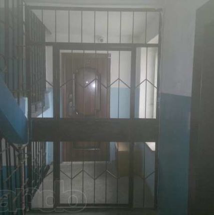 Фото №0 Тамбурная дверь в подъезде