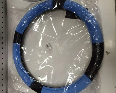 фото Оплетка на руль меховая (голубой/черный)