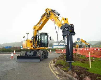 фото Аренда экскаваторов JCB на колесном ходу с ковшом и гидромолотом