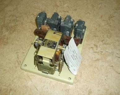 фото Контактор КМ 2351-9