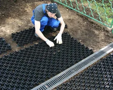 фото Газонная решетка Eco Standart черная