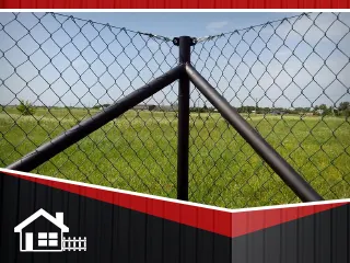 фото Установка забора из сетки рабицы