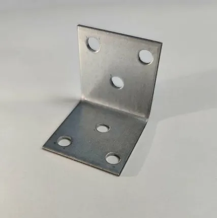 Фото №0 Уголок крепёжный металлический 30х30х30х1.5, 20шт.