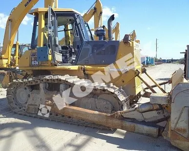 фото Бульдозер Komatsu D63E12