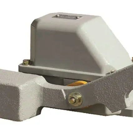 Фото №0 Концевой выключатель КУ-703 У1 фиксация в крайних положениях 10А 380В IP44 TDM