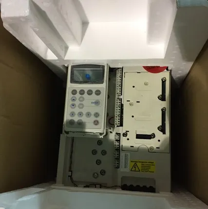 Фото №0 Частотный преобразователь ABB acs800-04-0030-7+J400+R711р