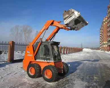 фото Аренда мини-погрузчика Doosan. Гидромолот, Ямобур, Щётка, Вилы.