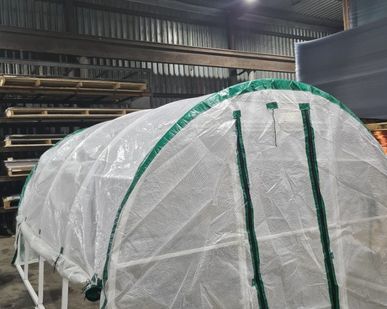 фото Чехол из армированной пленки на каркас теплицы Комфорт, с боковым открытием 2,1 х 3,0 х 4,0 м