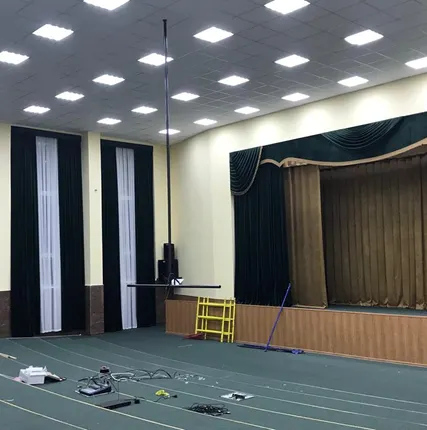 Фото №4 Недорогие шторы для сцены