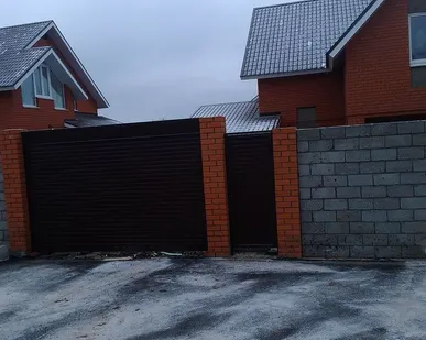 фото Рольворота 3500х2600 77 пенонаполненный профиль