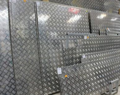 фото Лист алюминиевый рифленый
