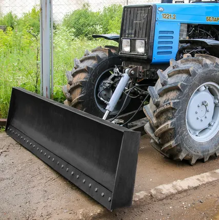 Фото №0 Отвал Бульдозерный гидроповоротный на МТЗ 82 для тяжелых бульдозерных работ