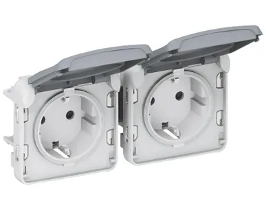 фото Механизм розетки 2-м СП Plexo горизонт. с защ. крышкой с заземл. IP55 сер. Leg 069576