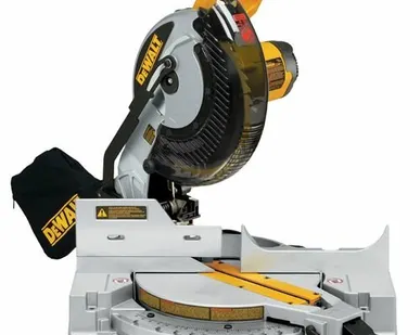 фото Торцевая пила DeWalt DW713