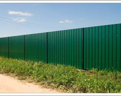 фото Заборы из профлиста. Профильной трубы.