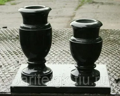 фото Гранитная ваза "20" Габбро Диабаз (Украина)