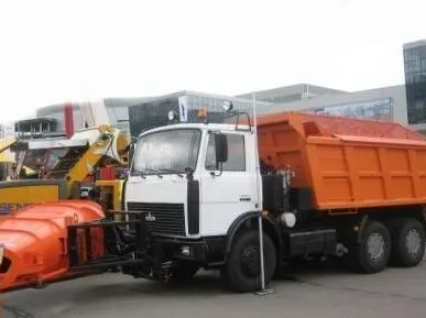 фото Комбинированные дорожные машины (КДМ) на базе самосвалов МАЗ