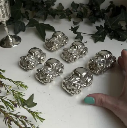 Фото №0 Декор настольный Машина 6 см серебрение