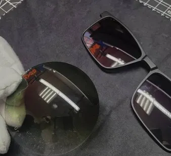 фото Окрас полимерных линз градиент (серый, коричневый) + UV