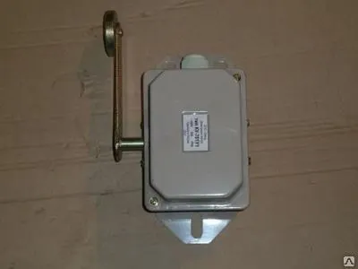 Фото №0 Конечный выключатель КУ 704 W-рычаг