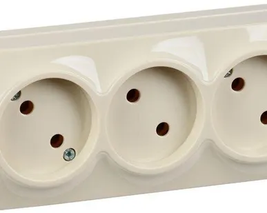 фото Розетка 3-м ОП GLORY РС23-2-ХК 10А без заземл. крем. IEK ERH30-K33-10