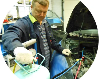 фото Заправка фреоном автомобильного кондиционера