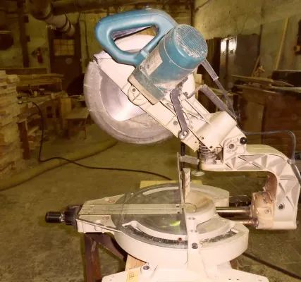 Фото №0 Пила торцовочная MAKITA LS1214 Б/У в Ангарске