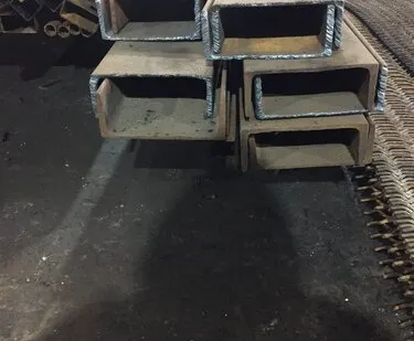 фото Стальной уголок