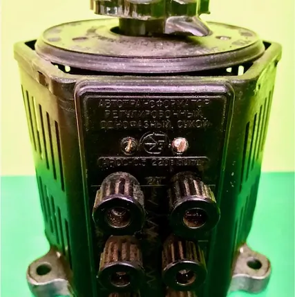 Фото №0 Автотрансформатор АРОС 0,5-250 2А в Москве