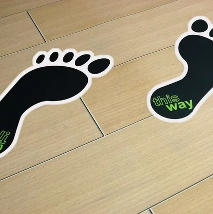 Фото №0 Наклейки следы