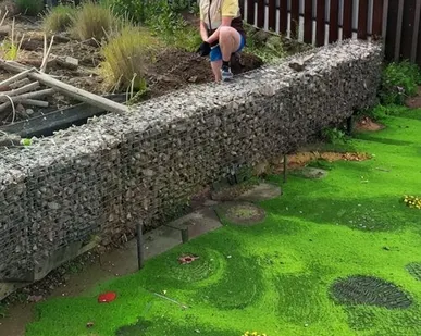 фото Сборный габион сварной из оцинкованной сетки размером 0,5*0,5*0,5 метра.