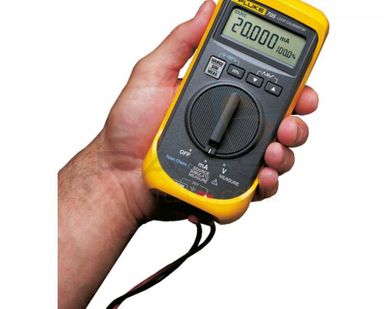 фото Калибратор Fluke 705