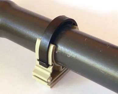 фото Держатель для труб хомутовый 32 мм